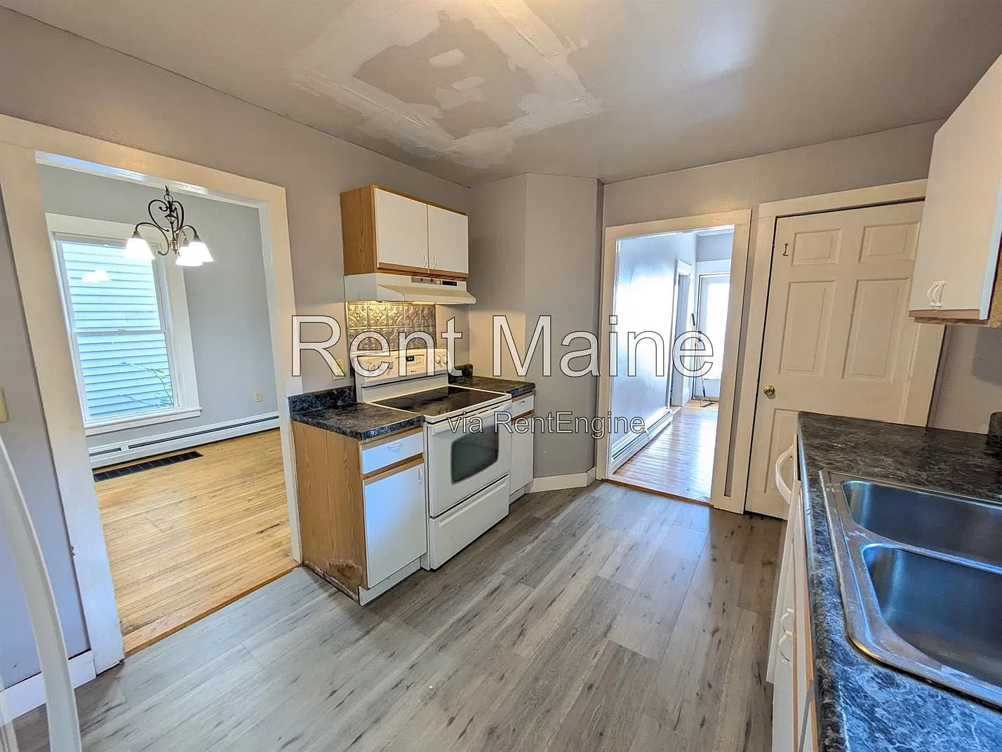 2 bed, 1.5 bath, $1,450 — Photo 2