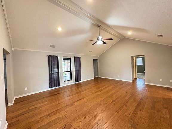 5th image of 10694 Rose Garden Ct