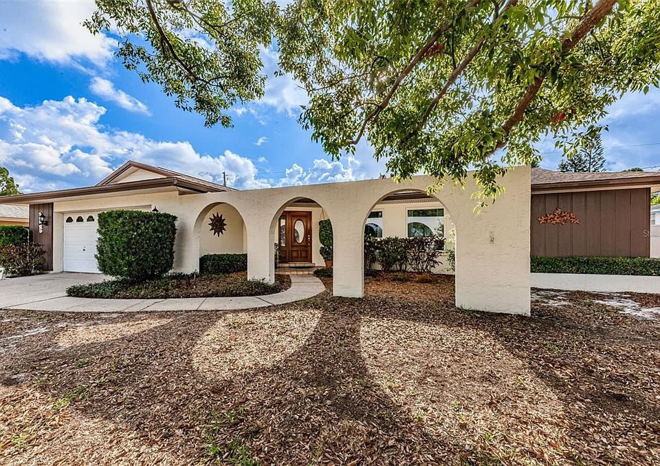 1st image of 2666 Pinewood Dr
