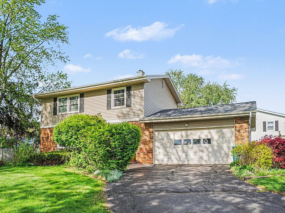 1st image of 623 Riverside Dr