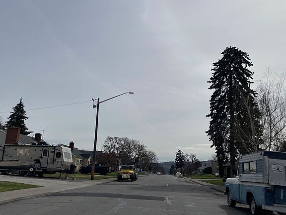 5th image of 2207 E Hoffman Ave