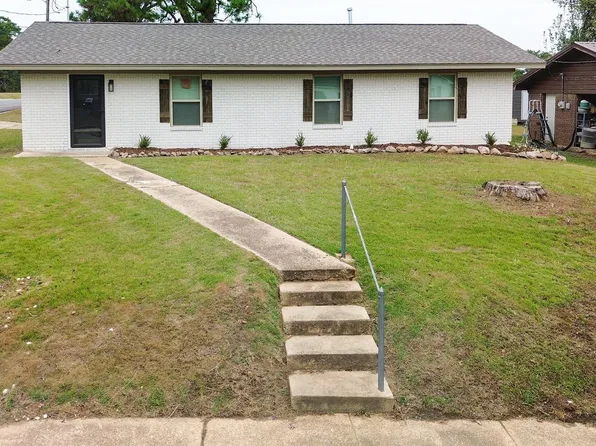 130 Center St SW, Camden, AR 71701
