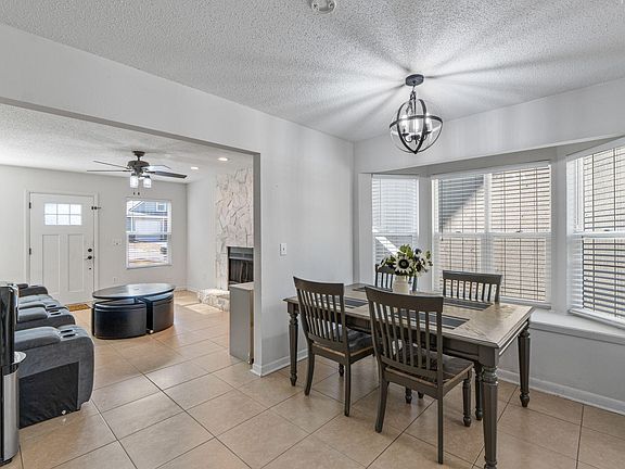 5th image of 73 Kelly Way