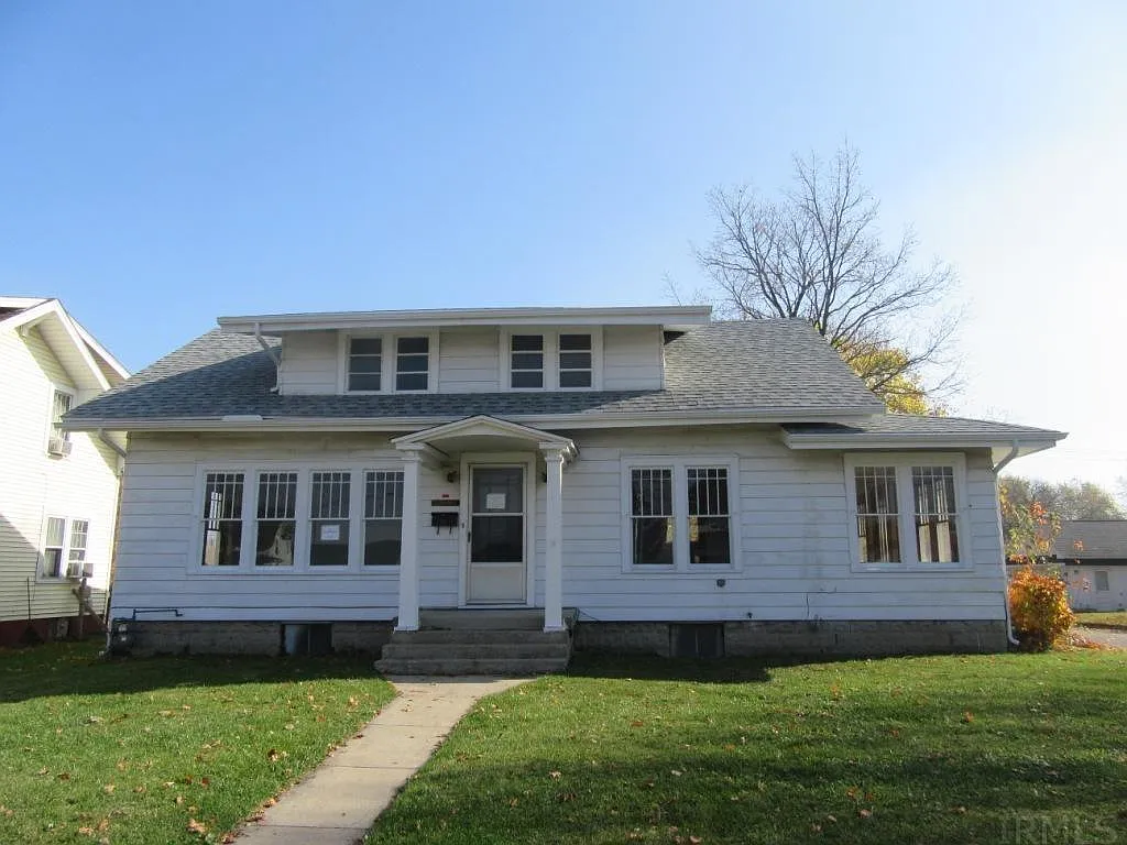 933 S Main St photo 1