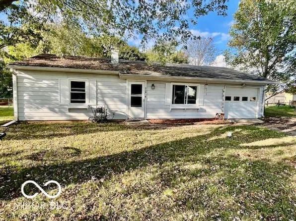 510 Memorial Dr, Edinburgh, IN 46124