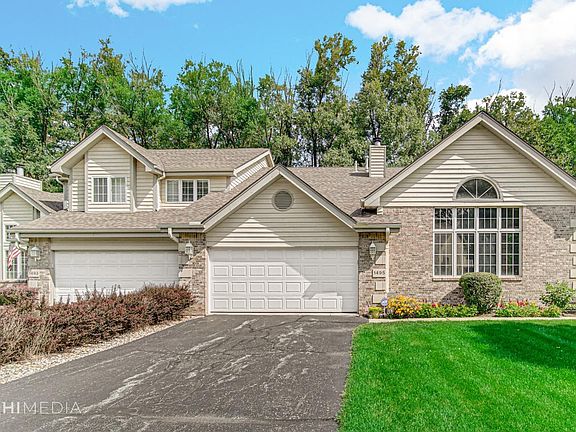 2nd image of 1495 Carriage Oaks Ct #1495