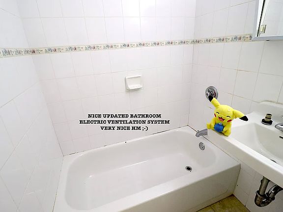 4th image of 502 W 44th St #3A