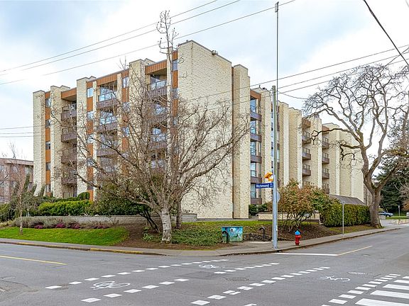 3rd image of 1745 Leighton Rd #209