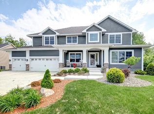 2395 Jennifer Ln, Shakopee, MN 55379