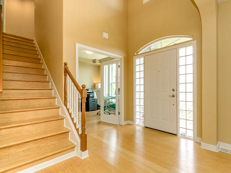 3904 53rd St NE — Photo 2