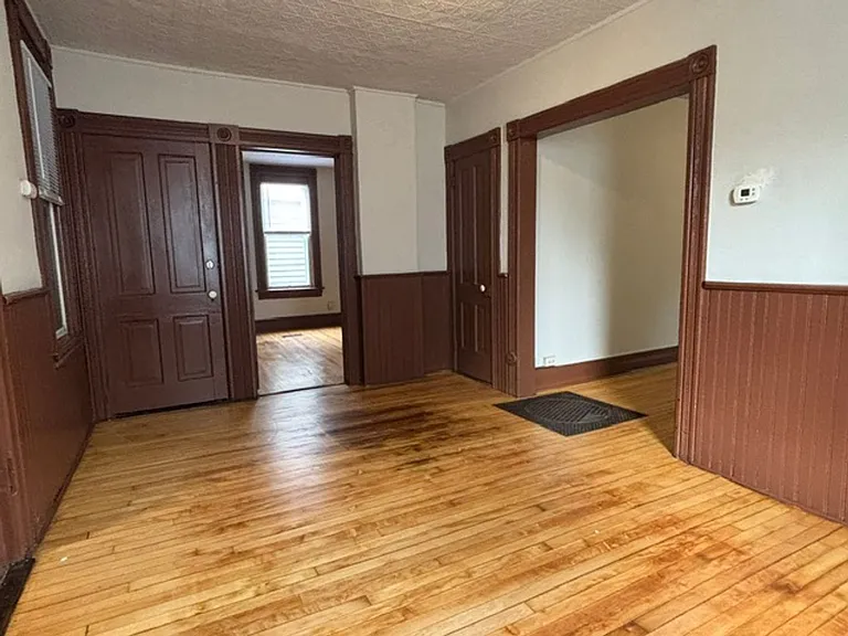 375 Erie Street — Photo 12