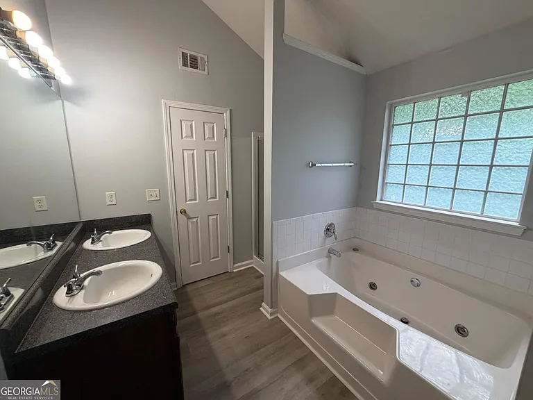 7279 Laurel Creek Dr — Photo 18