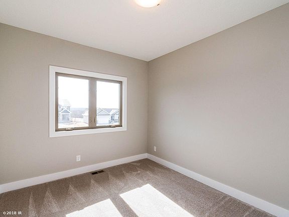 5th image of 1465 S Arrowleaf Ln