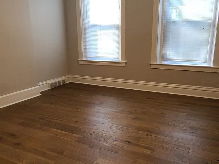 231 Roup Ave #2 — Photo 6