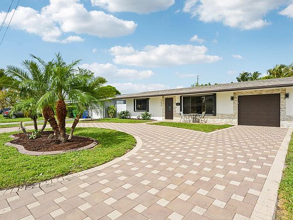 4th image of 2654 Tarpon Drive
