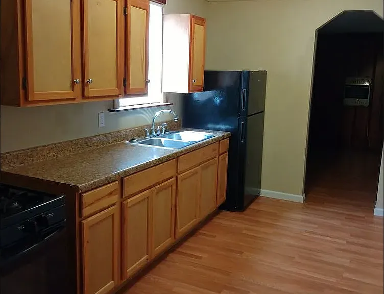 115 E Florida St — Photo 15