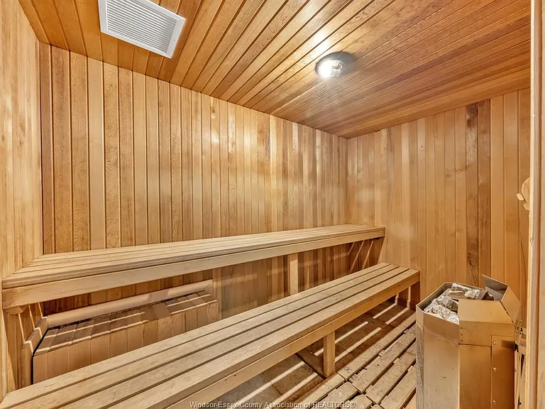 1225 Riverside Dr E #1007 — Photo 32