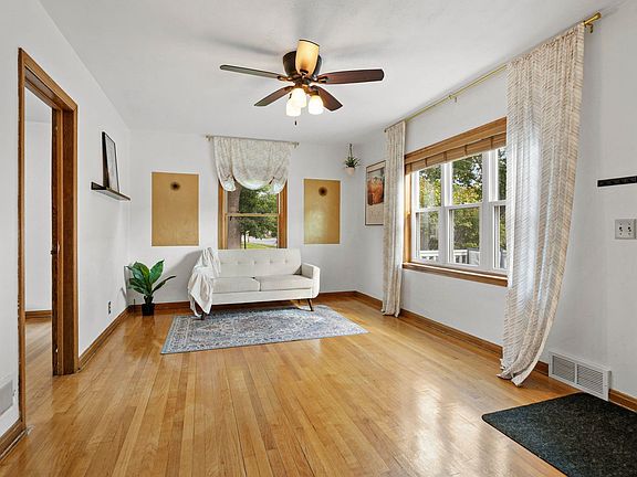 4th image of 3642 Dennett Dr