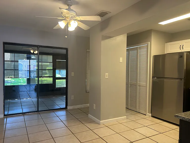 608 Casa Park Ct #J — Photo 10
