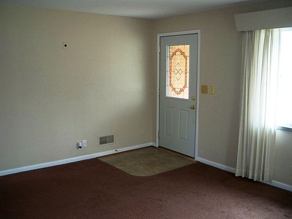 3rd image of 2608 Oakley Ave