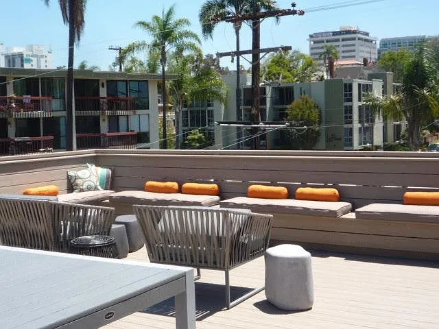 Roof Top Lounge