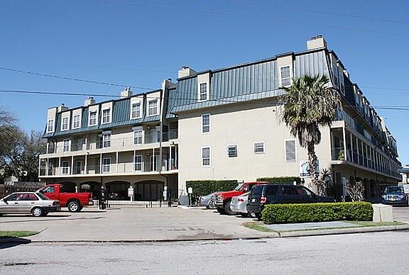 2nd image of 921 Marine Dr APT 219
