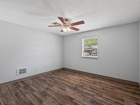 2nd image of 1222 W Broadway Ave