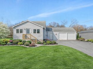 25530 S Canal St, Channahon, IL 60410