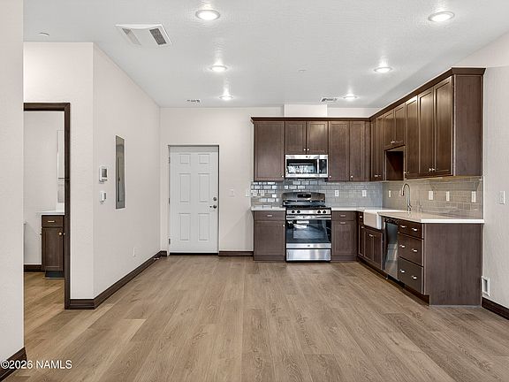 4th image of 207 S Beaver St #205