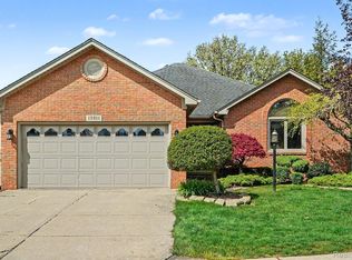 15811 Horseshoe Path Ct, Clinton Township, MI 48035
