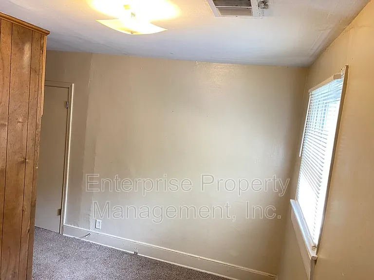 605 Houston St — Photo 28