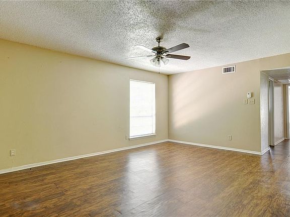 5th image of 6024 Westridge Ln APT 302
