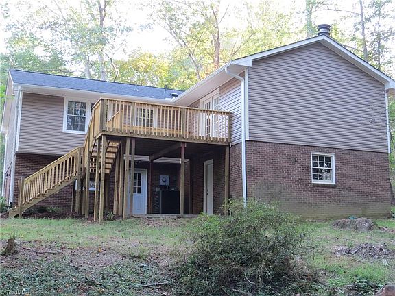 2nd image of 806 Briarwood St