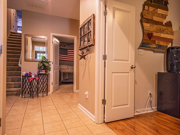 3rd image of 4928 Ozark Ln