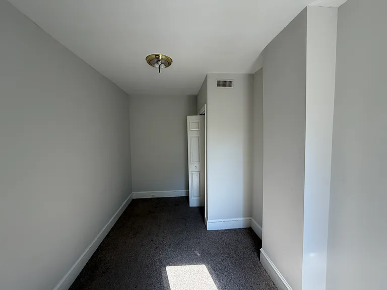 1026 Bennett St — Photo 13