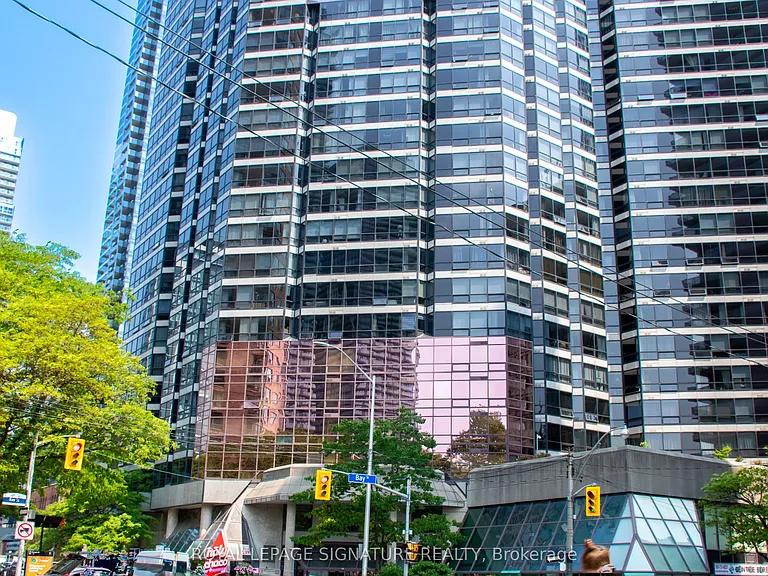1001 Bay St #3403 — Photo 2