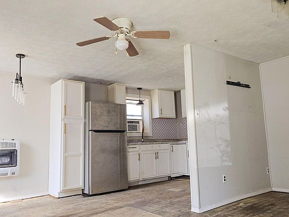 5th image of 655 Coalhill Rd