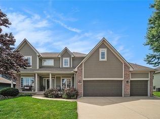 2725 SW Monarch Dr, Lees Summit, MO 64082