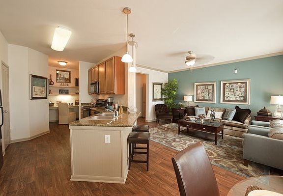 4th image of 3303 Blackburn St #822