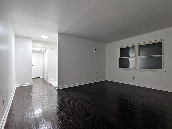 4th image of 1120 46th St NE #2