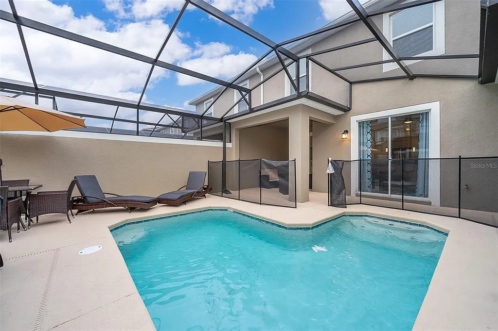 4 bed, 3.0 bath, 1914 sqft, $2,950 — Photo 3