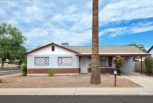 1002 E Las Palmaritas Dr Photo 1