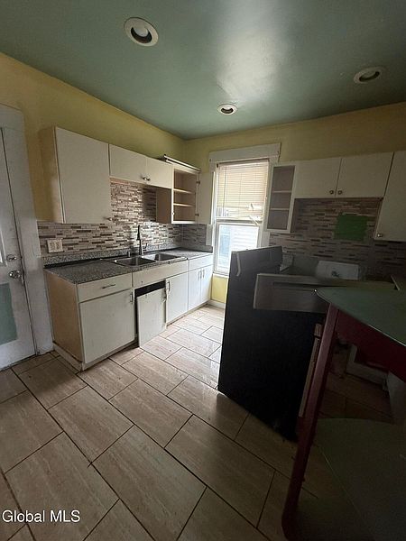 5th image of 505 Altamont Avenue