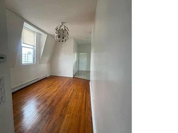 3rd image of 3200 Bruner Ave #3