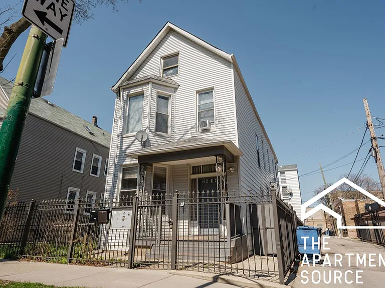 2858 N Central Park Ave #1F — Photo 14