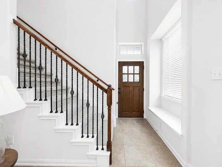 5 Cheswood Manor Dr — Photo 4
