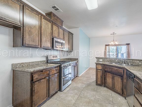 4th image of 602 Voorhies Ln