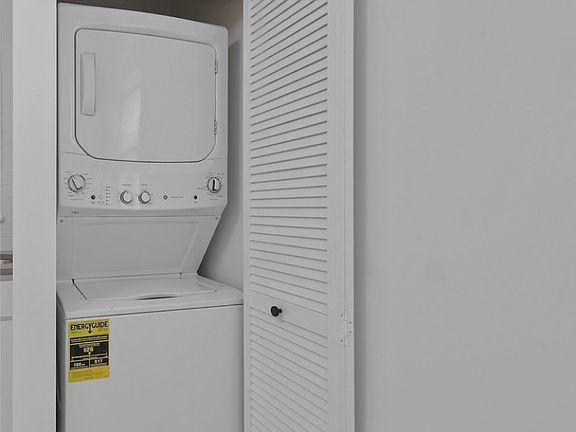 5th image of 723 Interdrive St #1