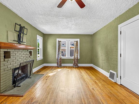 3rd image of 1507 W Hines St