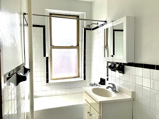 Rented by Triplemint | media 12